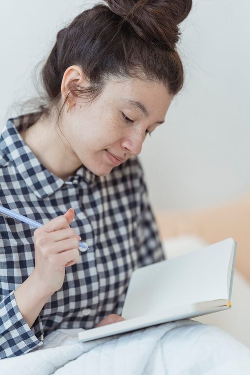 Guía para principiantes: cómo empezar a escribir en un diario todos los días